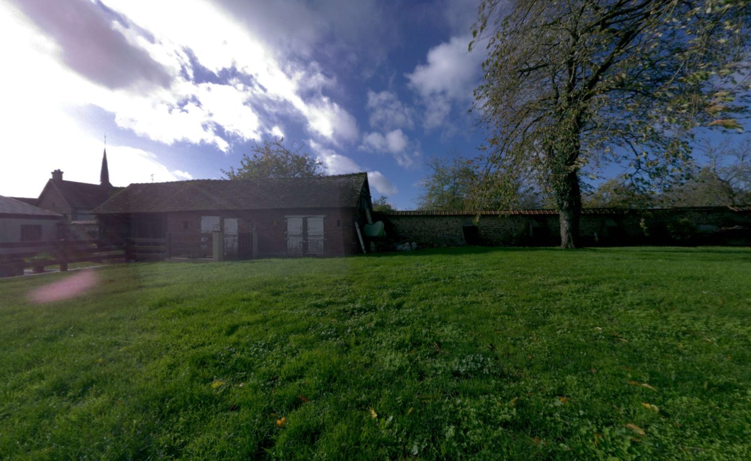 Dépendance en briques à Chambois avant rénovation
